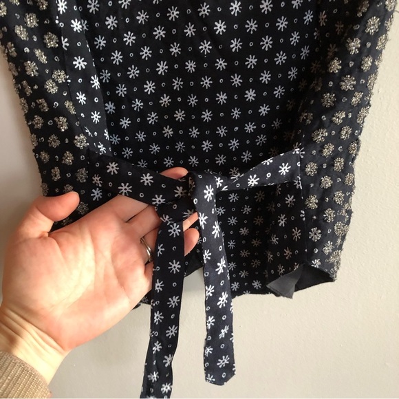 THE HALSEY COLLECTION Large Beaded Vest (vintage) - Picture 6 of 9